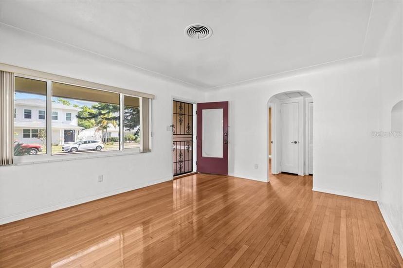 Picture of 1520 15Th Street N, St Petersburg FL 33704