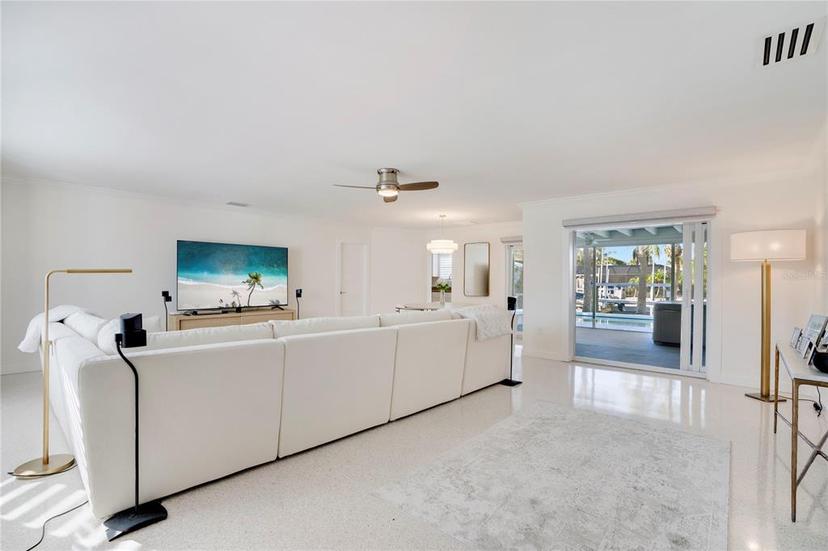Picture of 329 Avenida Leona, Sarasota FL 34242