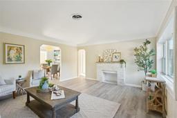 Picture of 2320 E Harbor Drive S, St Petersburg, FL 33705
