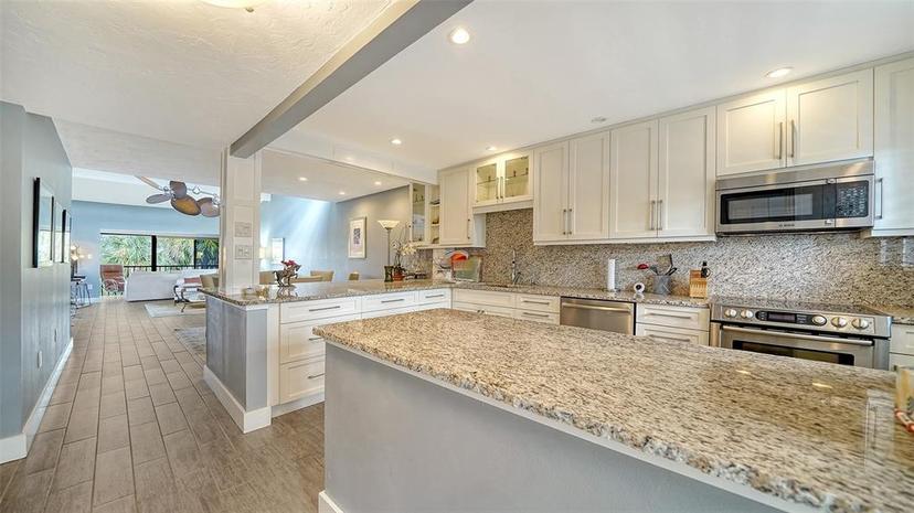 Picture of 1601 Pelican Point Drive Unit Ha212, Sarasota FL 34231
