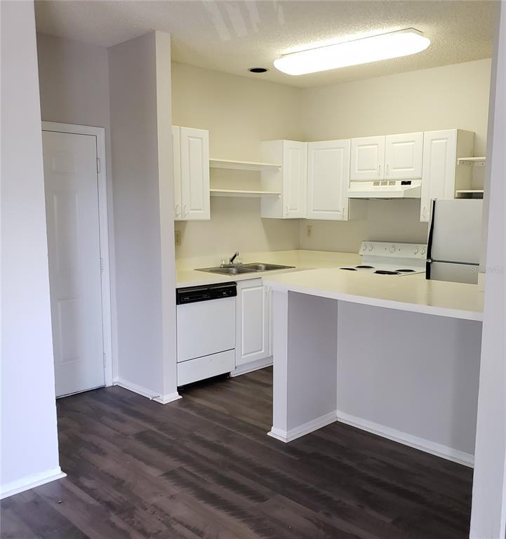 Picture of 4211 Chatham Oak Court Unit 122, Tampa FL 33624