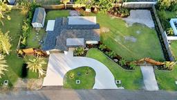 Picture of 605 Cumberland Road, Venice, FL 34293