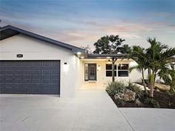 Picture of 605 Cumberland Road, Venice, FL 34293