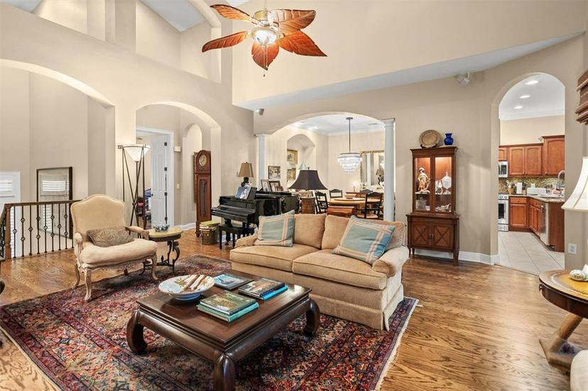 Picture of 15 Jefferson Court S, St Petersburg FL 33711