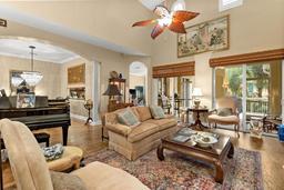 Picture of 15 Jefferson Court S, St Petersburg, FL 33711