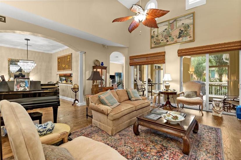 Picture of 15 Jefferson Court S, St Petersburg FL 33711