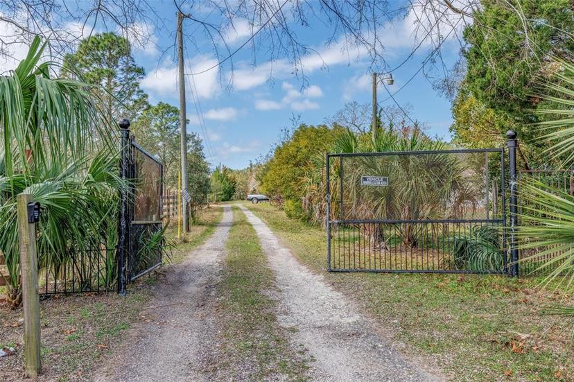 Picture of 8279 Sunshine Grove Road, Brooksville FL 34613