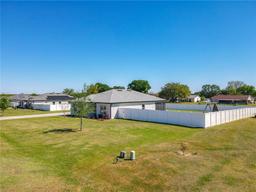 Picture of 12524 Garrett Place, Grand Island, FL 32735