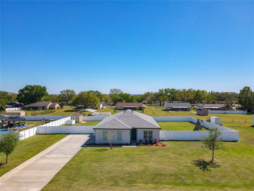 Picture of 12524 Garrett Place, Grand Island, FL 32735