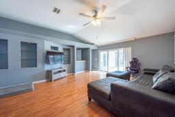 Picture of 9415 Pebble Glen Avenue, Tampa, FL 33647