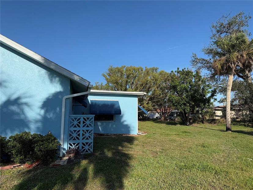 Picture of 519 Bellaire Drive, Venice FL 34293