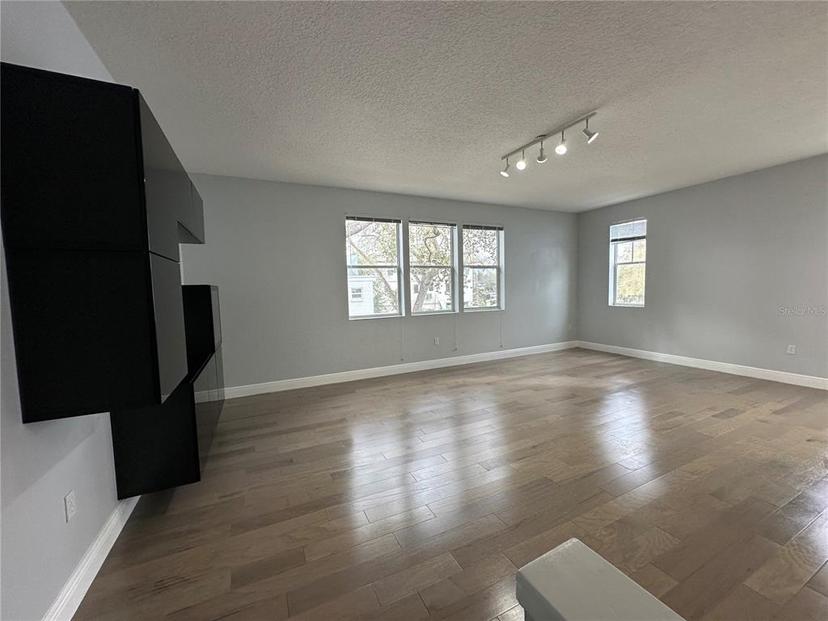 Picture of 2900 W Azeele Street Unit H, Tampa FL 33609