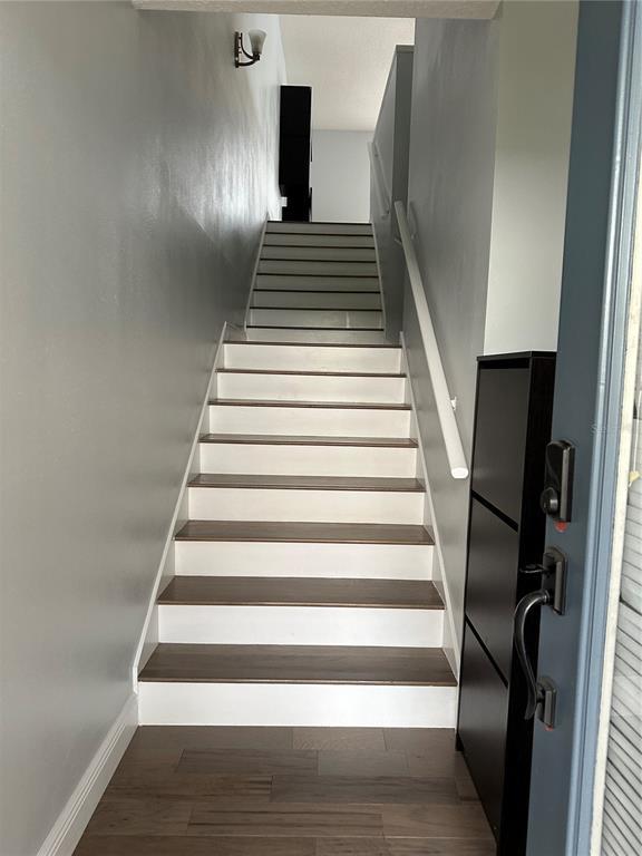 Picture of 2900 W Azeele Street Unit H, Tampa FL 33609