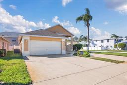 Picture of 16628 Citrus Parkway, Clermont, FL 34714