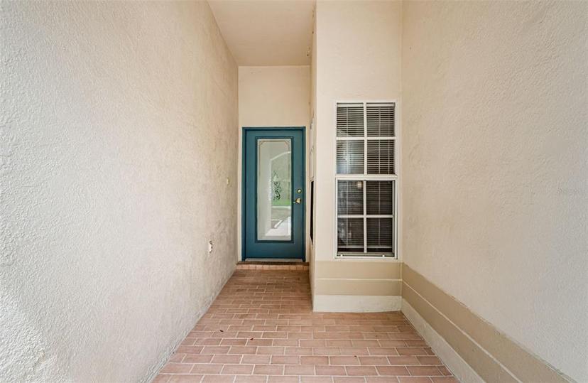 Picture of 18186 Sandy Pointe Drive, Tampa FL 33647