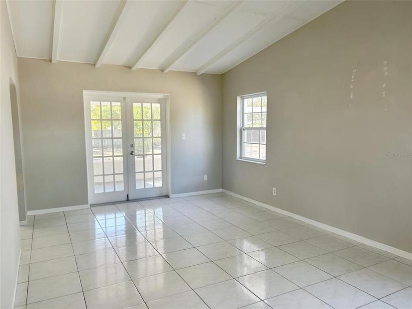Picture of 576 62Nd Avenue S, St Petersburg FL 33705