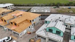 Picture of 5628 Summit Point Circle Unit 103, Bradenton, FL 34210