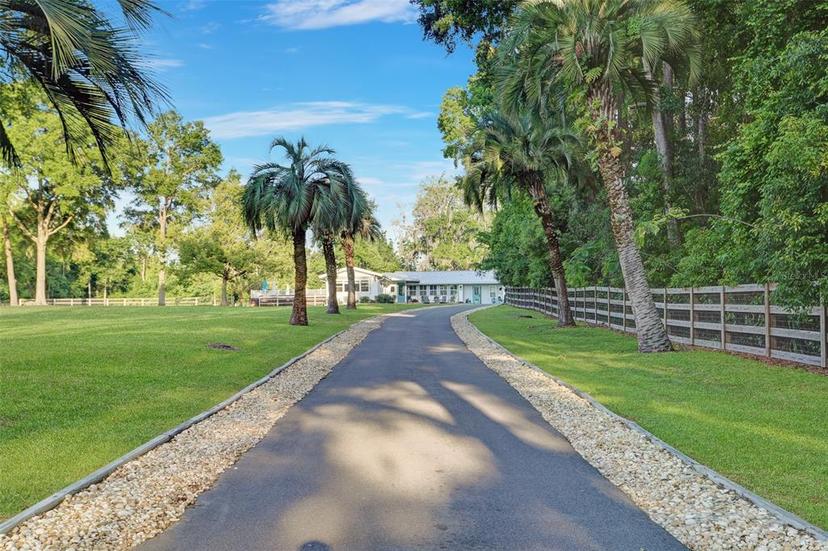 Picture of 15002 NW 145Th Terrace, Alachua FL 32615