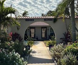 Picture of 2105 Pueblo Circle Unit V2, Sarasota, FL 34231