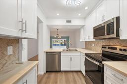 Picture of 454 Cerromar Road Unit 174, Venice, FL 34293