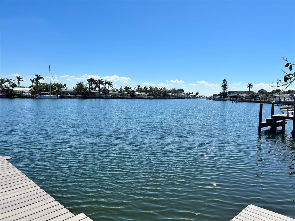 Picture of 2300 S Shore Drive Se, St Petersburg, FL 33705