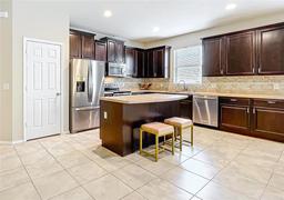 Picture of 20945 Oldenburg Loop, Mount Dora, FL 32757