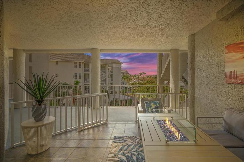 Picture of 1280 Dolphin Bay Way Unit 402, Sarasota FL 34242