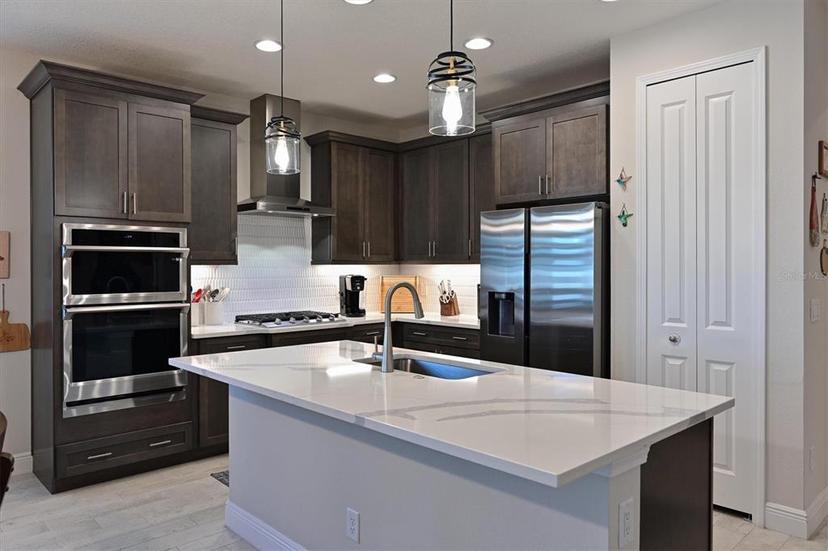 Picture of 209 Okeeffe Circle, Bradenton FL 34212