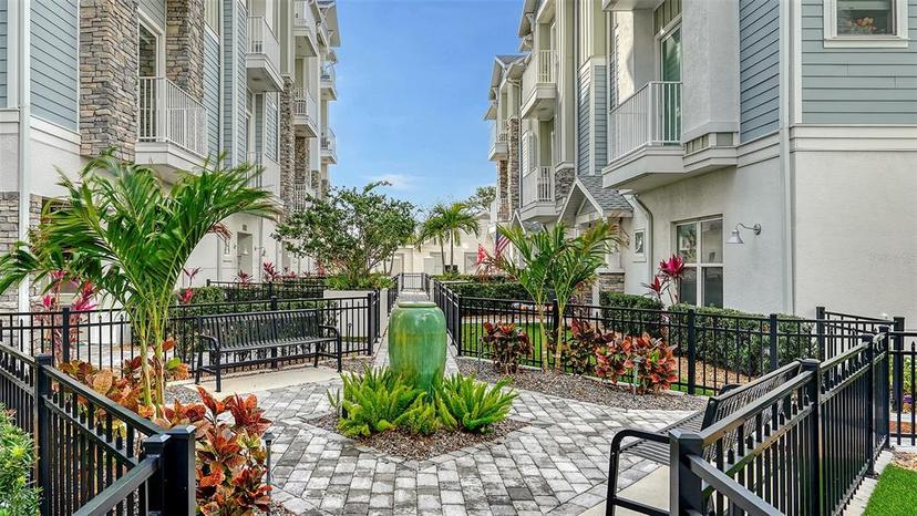Picture of 512 Laurel Park Drive, Sarasota FL 34236