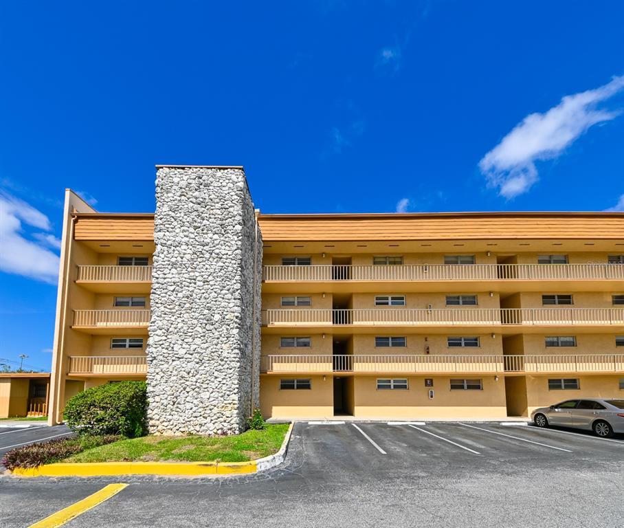 Picture of 5820 N Church Avenue Unit 430, Tampa, FL 33614
