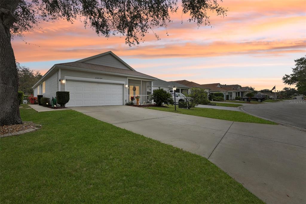 Picture of 25239 Cranes Roost Circle, Leesburg, FL 34748