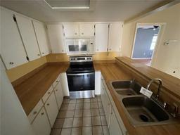 Picture of 1880 N Crystal Lake Drive Unit 65, Lakeland, FL 33801