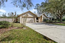 Picture of 10617 NW 47Th Terrace, Gainesville, FL 32653