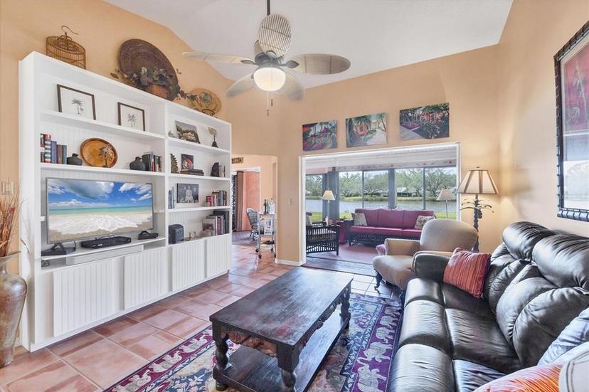Picture of 311 Pembroke Drive Unit 217, Venice FL 34293