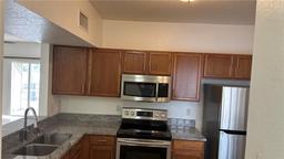 Picture of 6011 Skydale Way Unit 101, Riverview, FL 33578