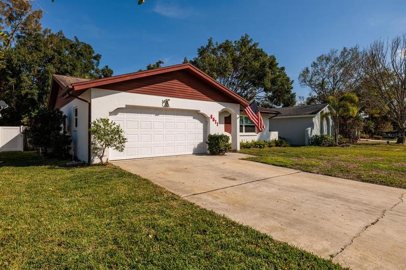 Picture of 5611 Venetian Boulevard Ne, St Petersburg FL 33703