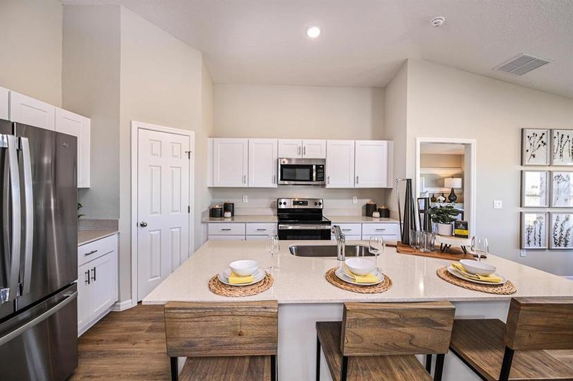 Picture of 1010 Foreshore Lane, Haines City FL 33844