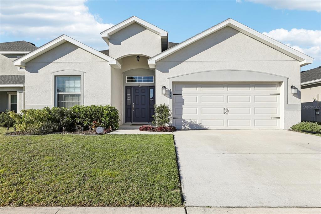 Picture of 411 Lily Lane, Davenport, FL 33837