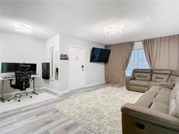 Picture of 1354 Shady Pine Way Unit E2, Tarpon Springs, FL 34688
