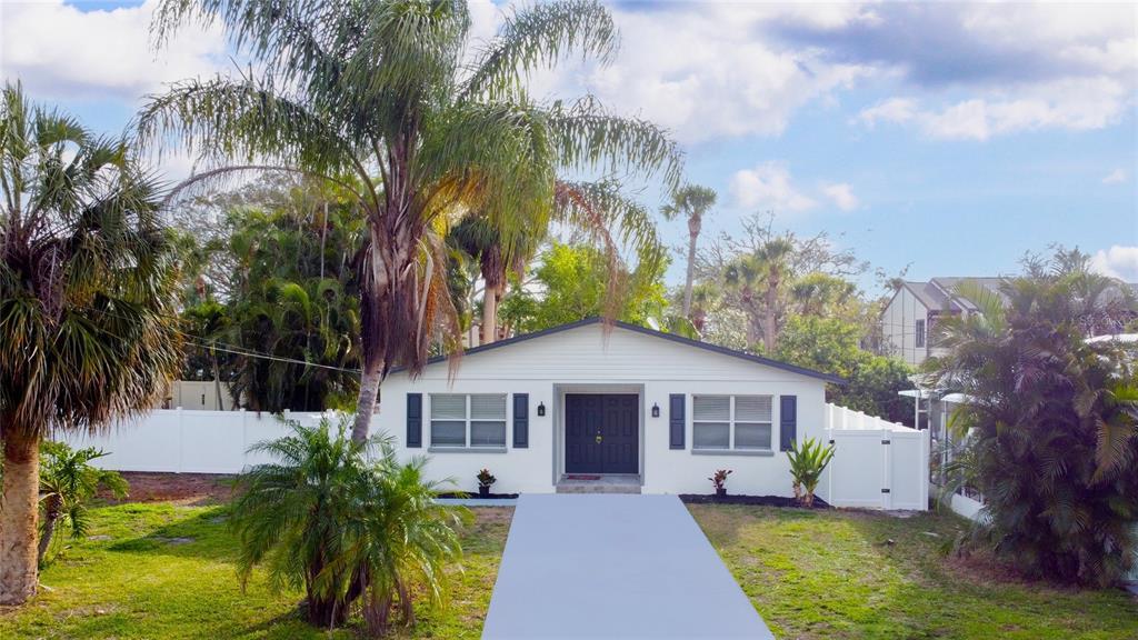 Picture of 715 Virginia Ave, Tarpon Springs, FL 34689