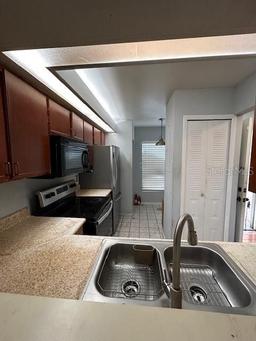 Picture of 2900 S Semoran Boulevard Unit S, Orlando, FL 32822