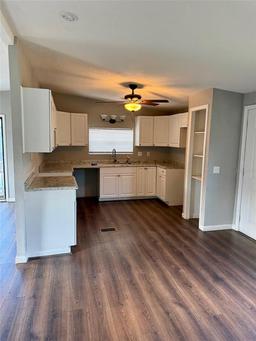 Picture of 3123 Crystal Hills Drive, Lakeland, FL 33801