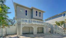 Picture of 462 Island Circle, Sarasota, FL 34242