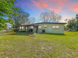 Picture of 1625 Crystal Court E, Lakeland, FL 33801