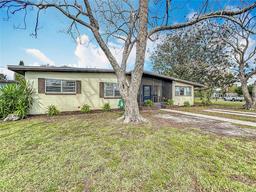 Picture of 1625 Crystal Court E, Lakeland, FL 33801