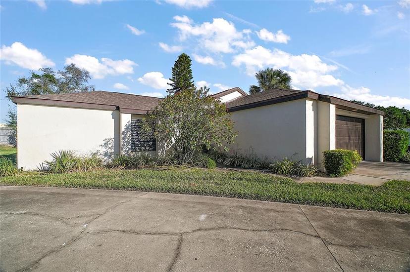 Picture of 1945 Maple Circle Unit 45E, Tavares FL 32778