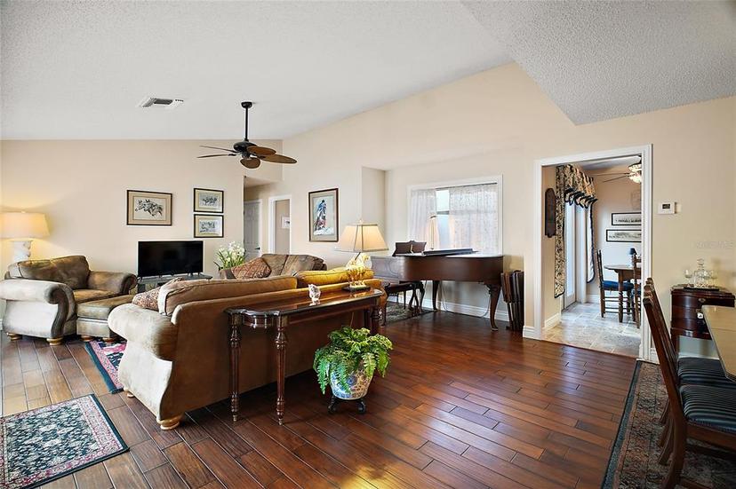 Picture of 1945 Maple Circle Unit 45E, Tavares FL 32778