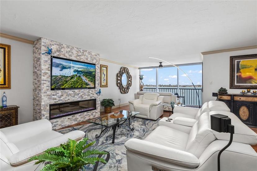 Picture of 435 S Gulfstream Avenue Unit 1103, Sarasota FL 34236