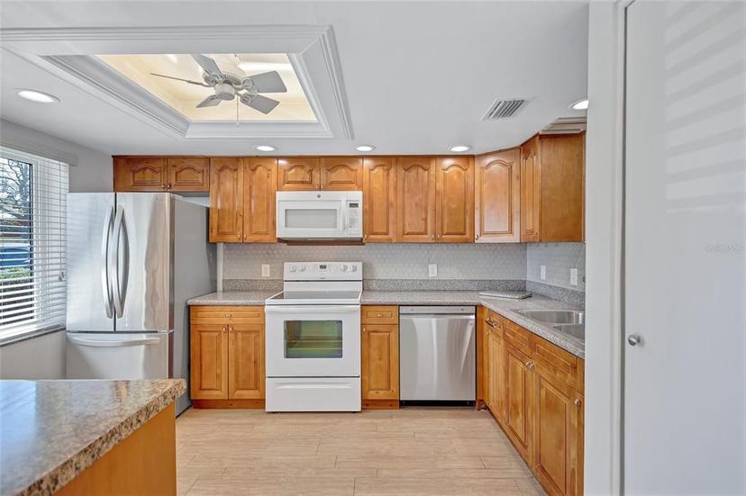 Picture of 19029 Us Highway 19 N Unit 17A, Clearwater FL 33764