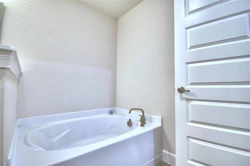 Picture of 4202 Teeling Court, Auburndale FL 33823